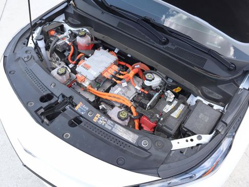 Used 2022 Chevrolet Bolt EUV Premier w/ Launch Edition FWD image 30