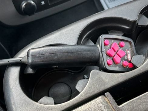 Used 2011 Chevrolet Suburban 2500 image 33