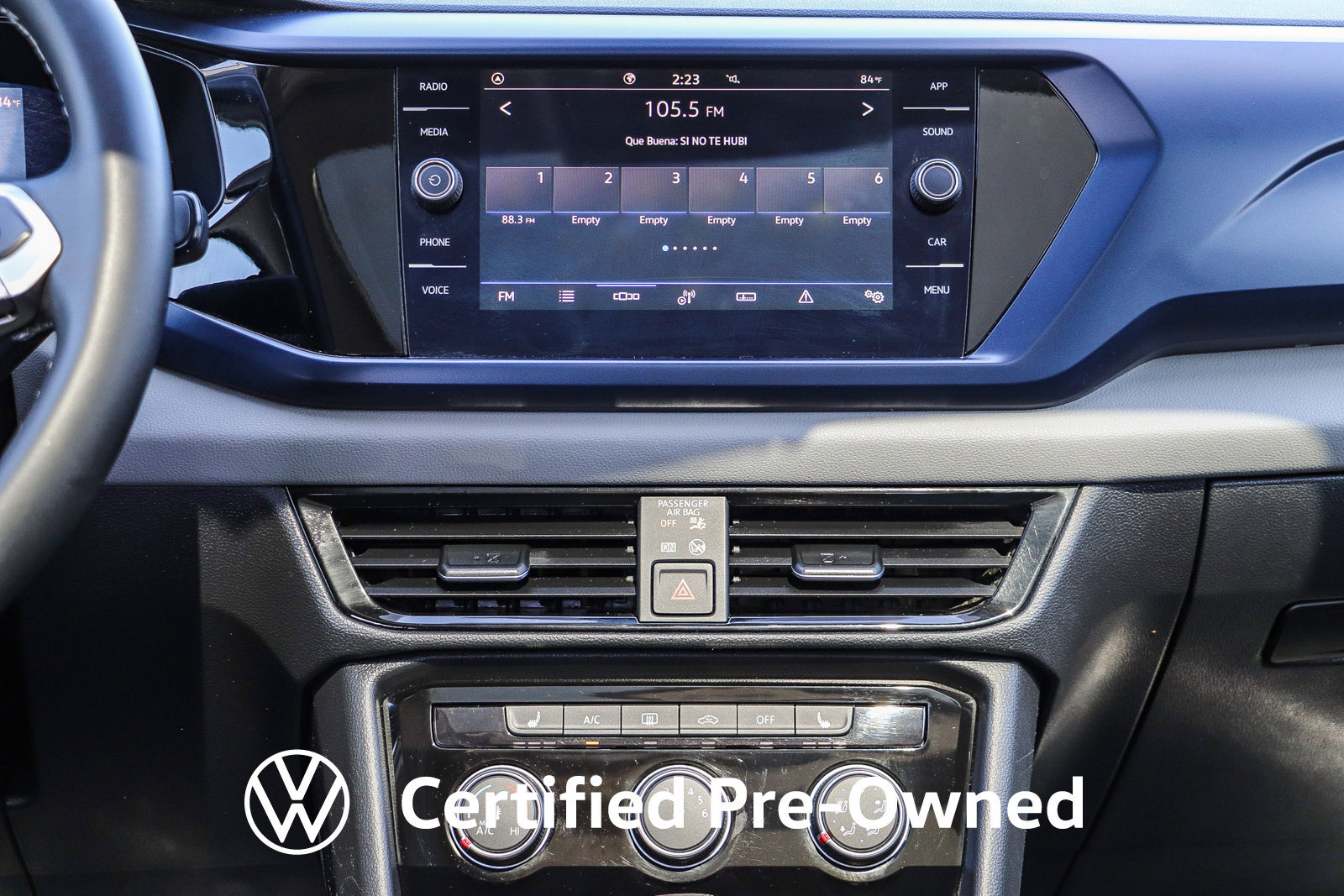Used 2023 Volkswagen Taos SE w/ Panoramic Sunroof Package FWD image 15