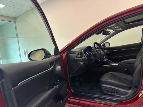 Used 2020 Toyota Camry XLE w/ Driver Assist Package image 23