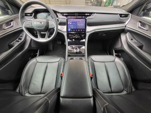 Used 2024 Jeep Grand Cherokee L Limited w/ Luxury Tech Group II image 25