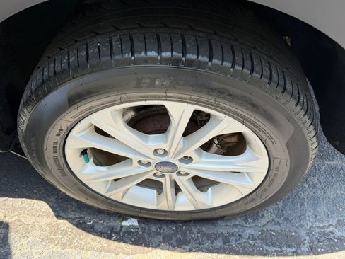 Used 2017 Ford Escape SE AWD/4WD image 32