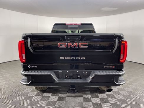 Used 2022 GMC Sierra 2500 AT4 w/ AT4 Preferred Package image 4