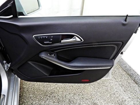 Used 2014 Mercedes-Benz CLA 250 image 11