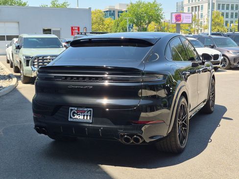 Used 2026 Porsche Cayenne GTS AWD/4WD image 3