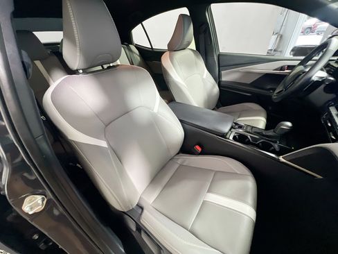 Used 2025 Toyota Camry SE FWD image 30