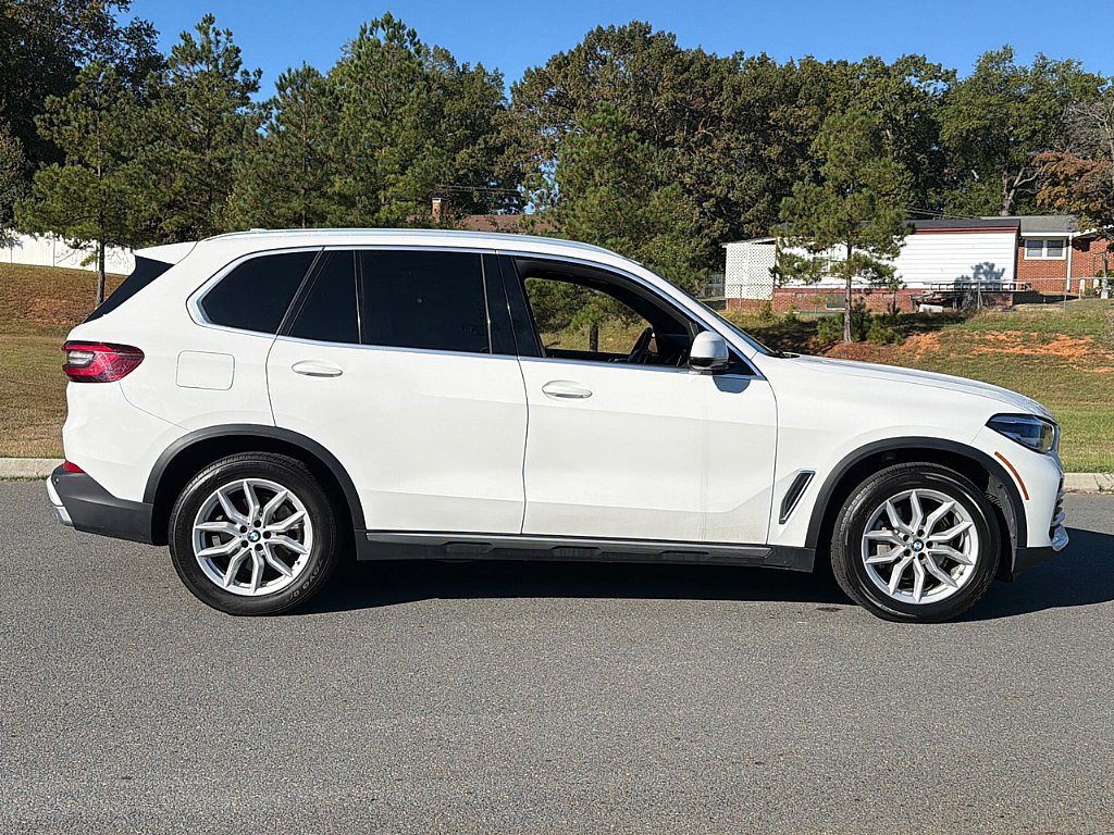 Used 2022 BMW X5 xDrive40i AWD/4WD image 2