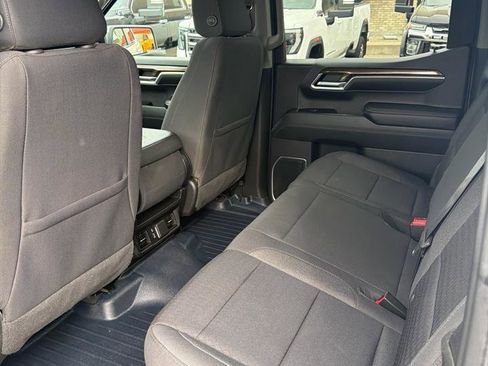 Used 2022 Chevrolet Silverado 1500 LT AWD/4WD image 6