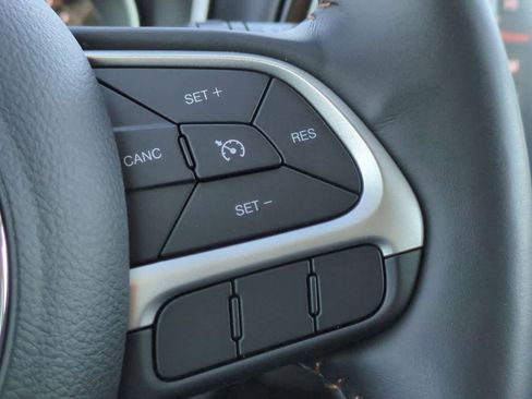 Used 2018 Jeep Compass Limited image 21