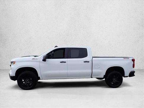 Used 2025 Chevrolet Silverado 1500 LT Trail Boss w/ Convenience Package II AWD/4WD image 2