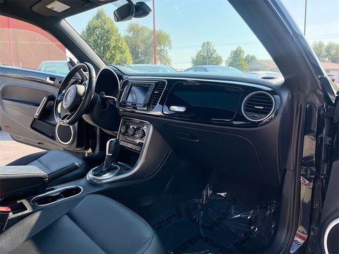 Used 2019 Volkswagen Beetle 2.0T SE image 30
