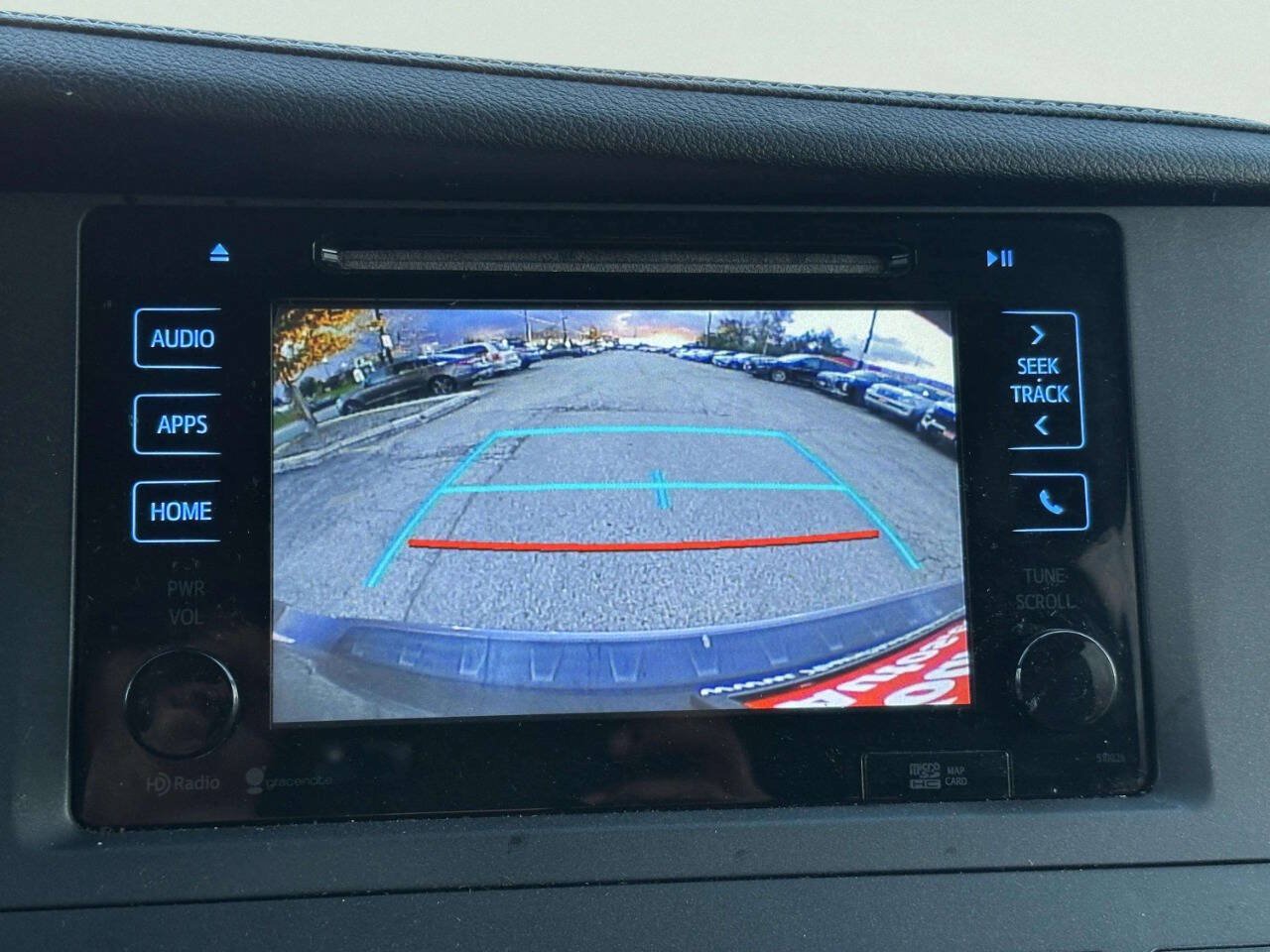 Used 2015 Toyota Sienna SE Premium FWD image 28