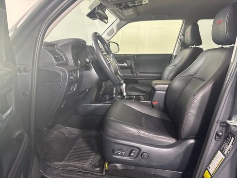 Used 2024 Toyota 4Runner TRD Off-Road Premium image 11