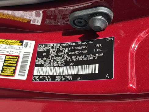 Certified 2025 Toyota Sienna LE w/ LE Plus Package FWD image 32