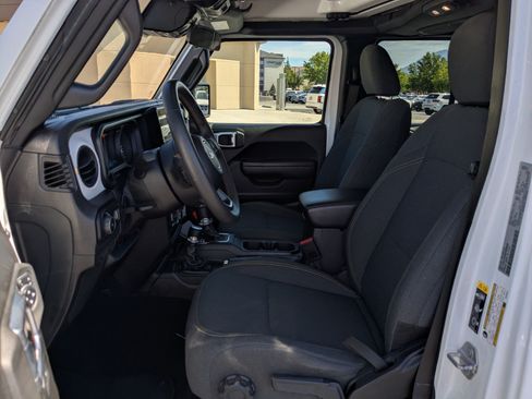 Used 2024 Jeep Wrangler Unlimited Sport AWD/4WD image 17