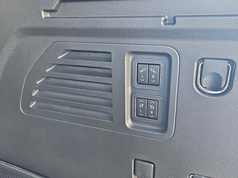 New 2026 Buick Enclave Avenir w/ Super Cruise Package image 12