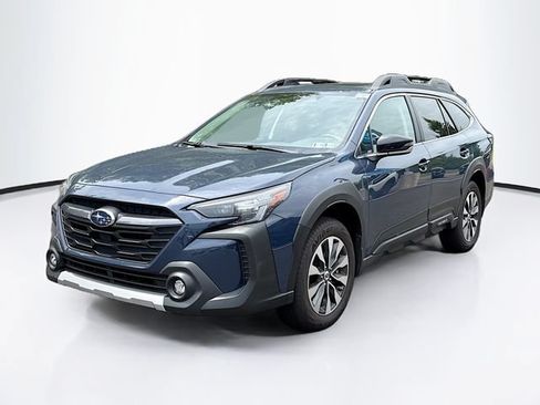 Certified 2025 Subaru Outback Limited AWD/4WD image 4