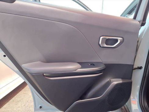 Used 2025 Kia K4 LXS FWD image 19