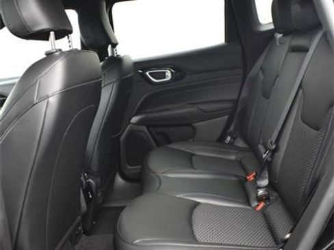 New 2026 Jeep Compass Latitude image 8