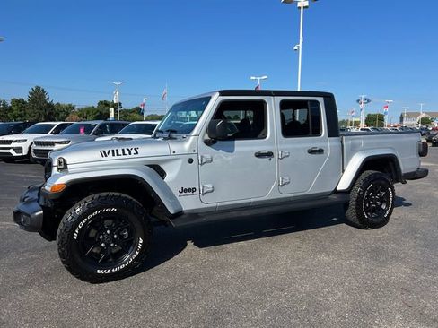 Certified 2024 Jeep Gladiator Sport AWD/4WD image 3