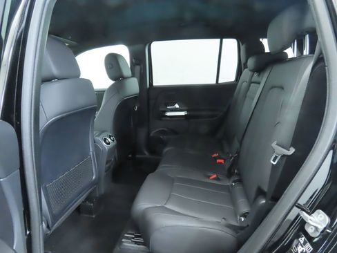 Certified 2025 Mercedes-Benz GLB 250 image 21