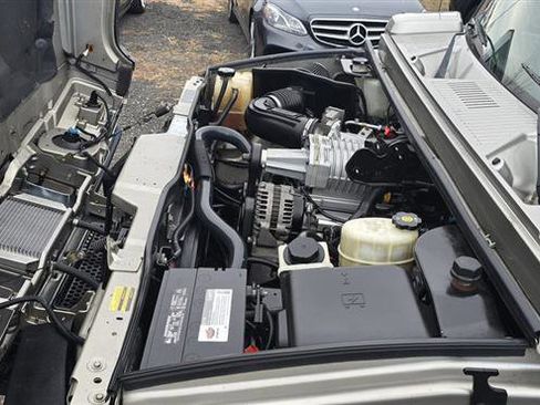 Used 2005 HUMMER H2 SUT w/ Preferred Equipment Group image 28