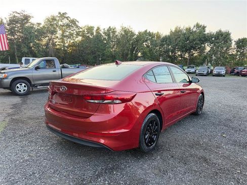 Used 2017 Hyundai Elantra SE FWD image 4