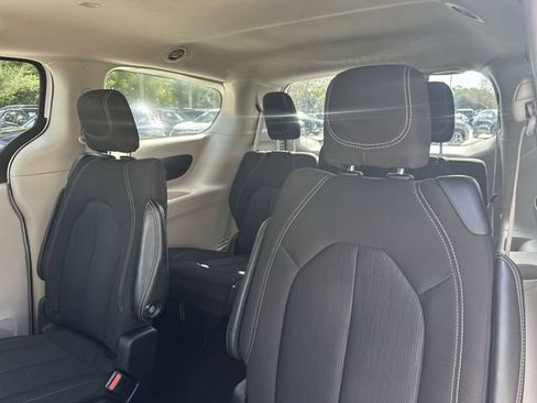 Used 2023 Chrysler Voyager LX FWD image 27