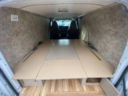 Used 2014 Chevrolet Express 1500 image 33