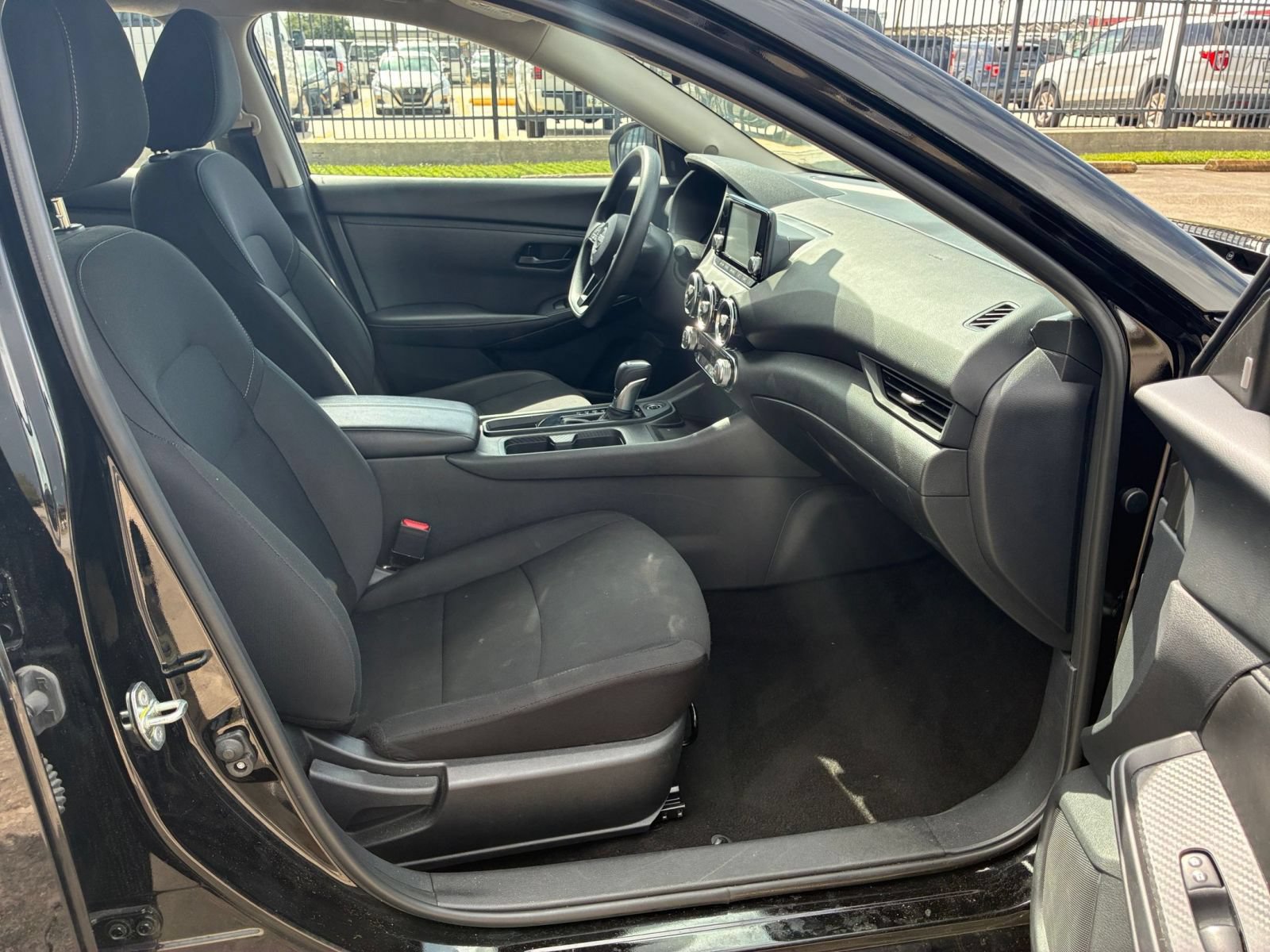 Used 2025 Nissan Sentra S FWD image 33