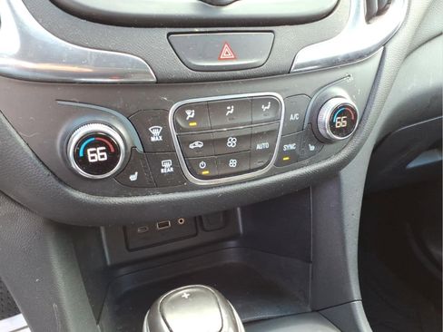 Used 2020 Chevrolet Equinox LT w/ Driver Convenience Package FWD image 19