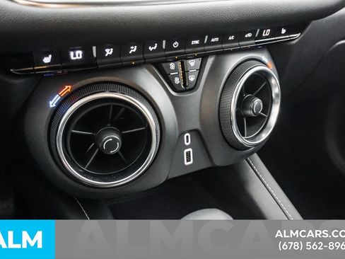 Used 2025 Chevrolet Blazer LT FWD image 35