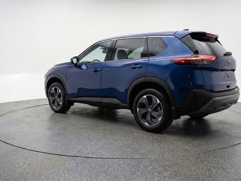 Used 2025 Nissan Rogue SV FWD image 6