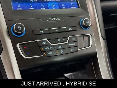 Certified 2020 Ford Fusion SE image 16