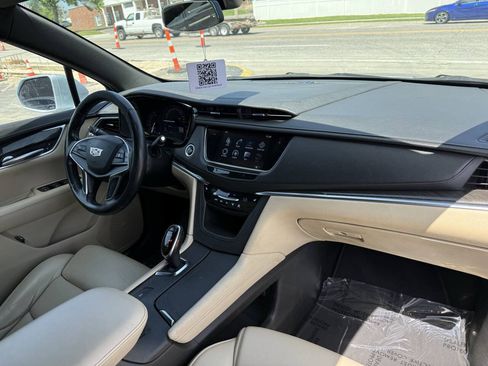 Used 2017 Cadillac XT5 FWD image 10