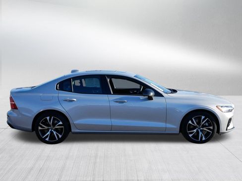 Used 2025 Volvo S60 B5 Core image 7