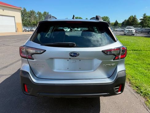 Used 2022 Subaru Outback AWD/4WD image 2