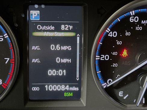 Used 2018 Toyota RAV4 XLE AWD/4WD image 22