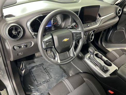 Used 2025 Chevrolet Blazer LT image 11