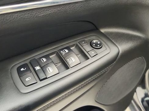 Used 2020 Jeep Grand Cherokee Limited w/ Luxury Group II AWD/4WD image 19