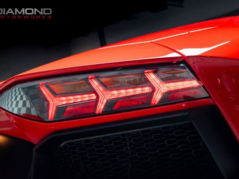 Used 2017 Lamborghini Aventador LP 700-4 image 6