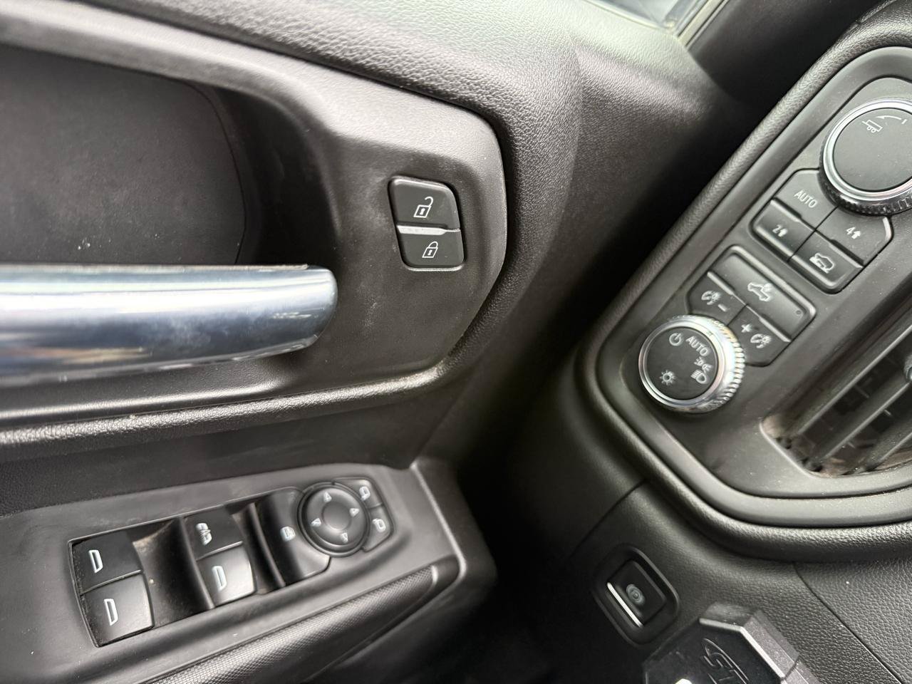 Used 2024 GMC Sierra 1500 Pro w/ Pro Value Package AWD/4WD image 10