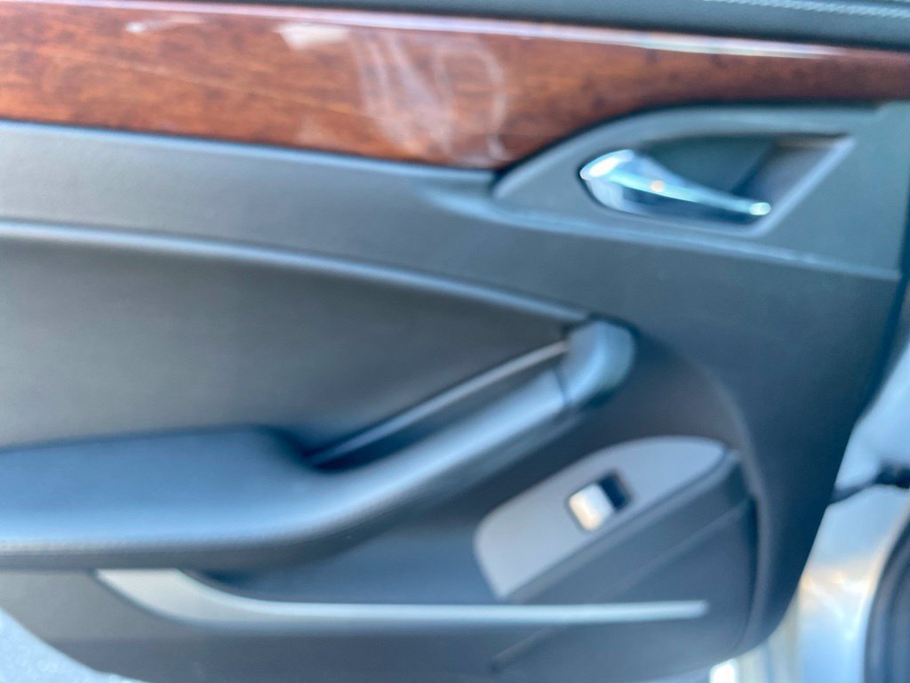Used 2010 Cadillac CTS Premium RWD image 29