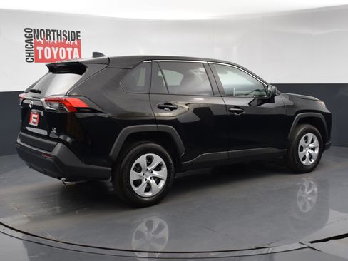 Used 2024 Toyota RAV4 LE AWD/4WD image 4