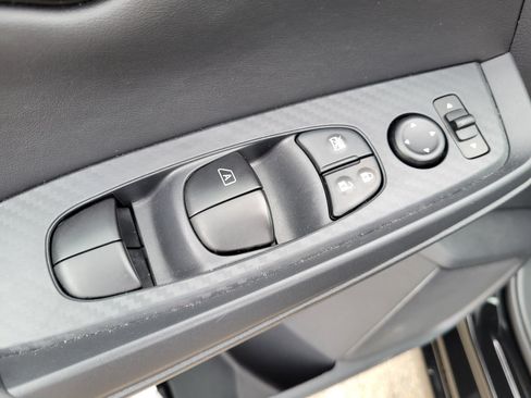 Certified 2025 Nissan Sentra S FWD image 19