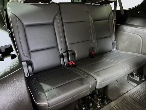 Used 2023 GMC Yukon XL SLT AWD/4WD image 27