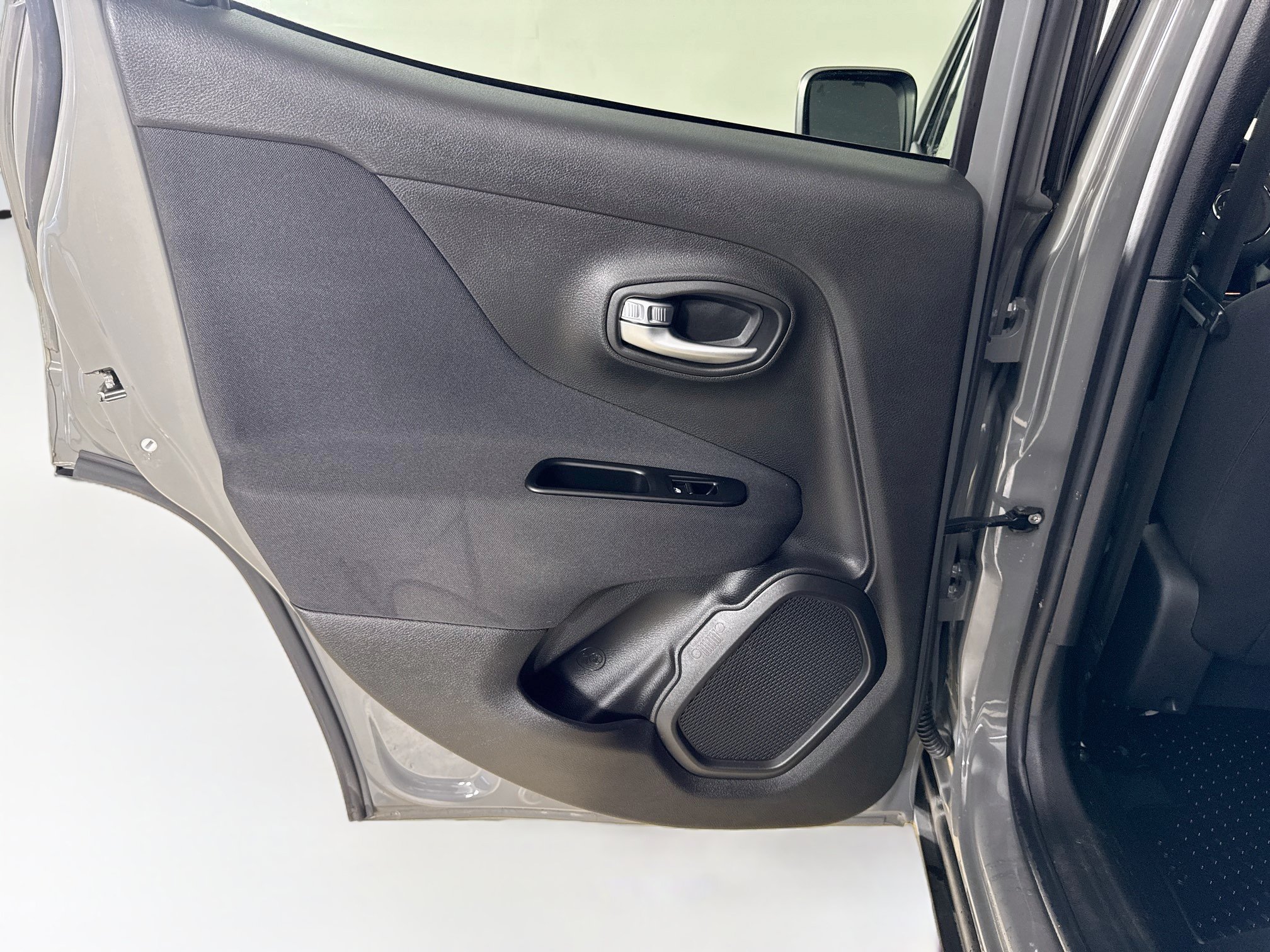 Certified 2021 Jeep Renegade Latitude AWD/4WD image 22
