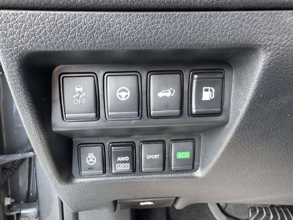 Used 2020 Nissan Rogue SL AWD/4WD image 19