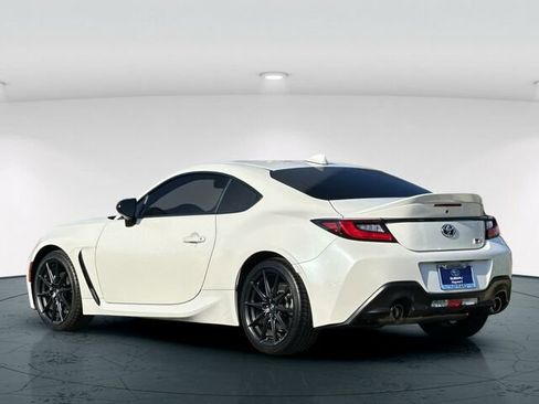Used 2023 Toyota GR86 Premium image 4