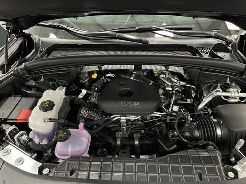 New 2026 Jeep Grand Cherokee Limited w/ Luxury Tech Group II image 39